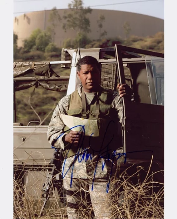 Dennis Haysbert autograph