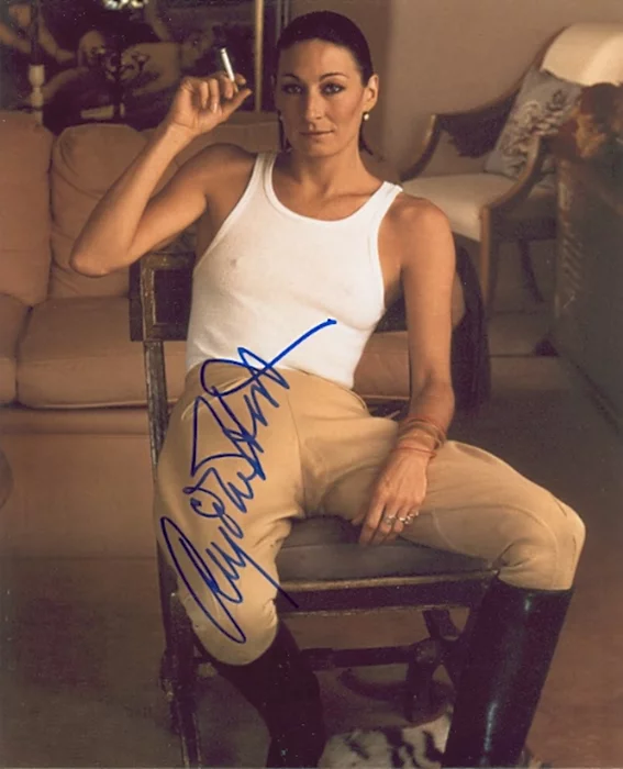 Anjelica Huston autograph