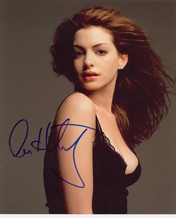 Anne Hathaway autograph