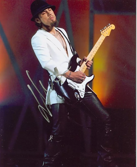 Dave Navarro autograph