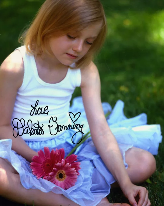 Dakota Fanning autograph