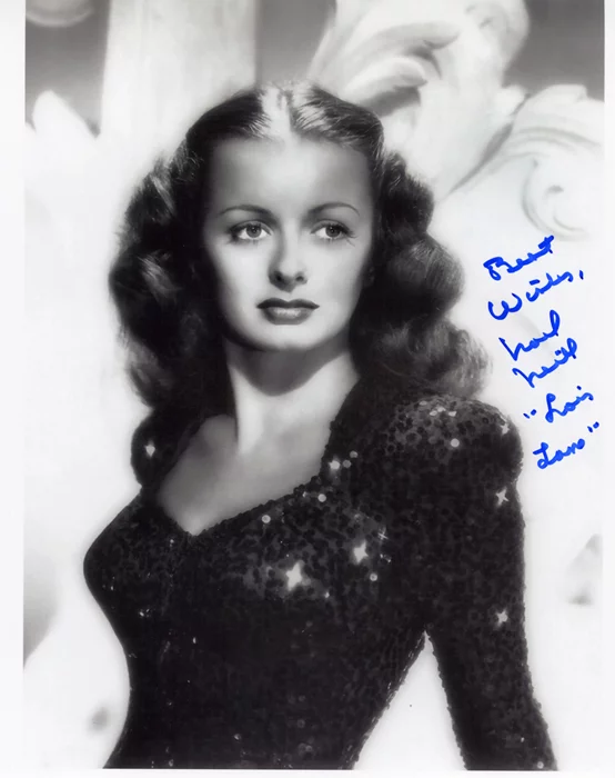 Noel Neill autograph