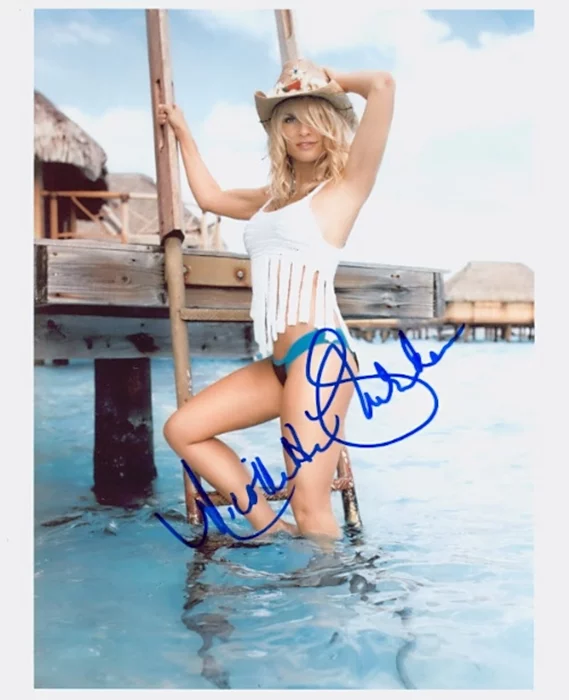 Nicollette Sheridan autograph