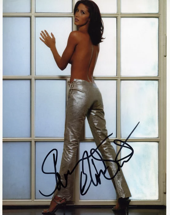 Shannon Elizabeth autograph