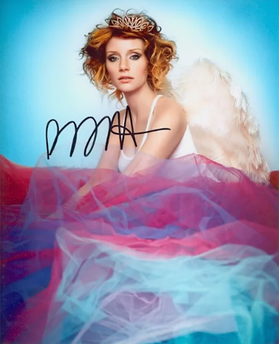 Bryce Dallas Howard autograph