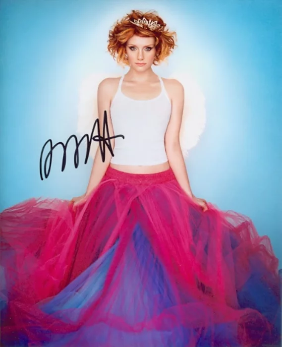 Bryce Dallas Howard autograph