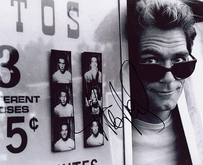 Huey Lewis autograph