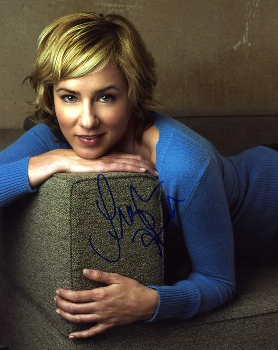 Traylor Howard autograph