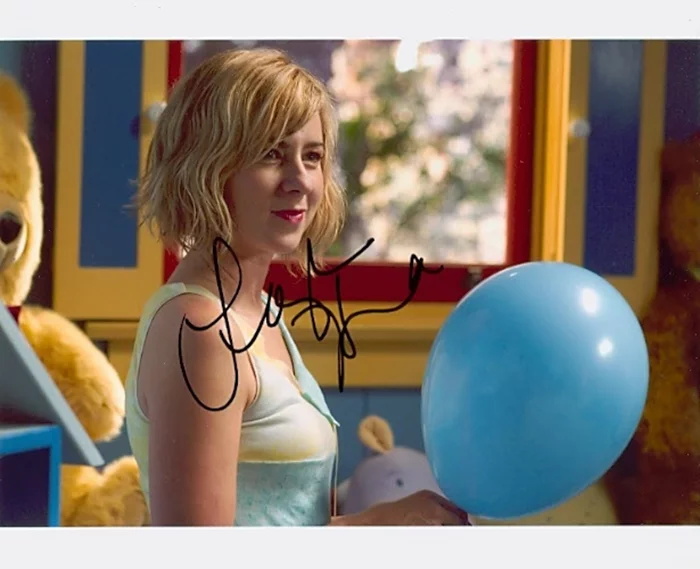 Traylor Howard autograph