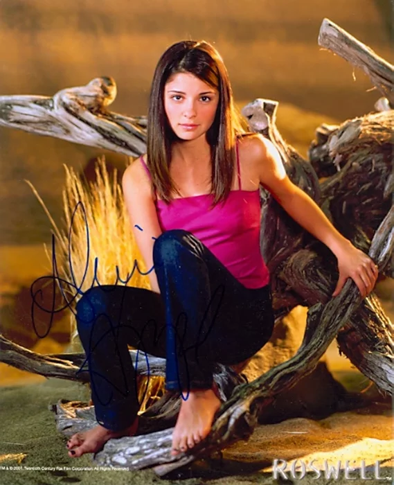 Shiri Appleby autograph