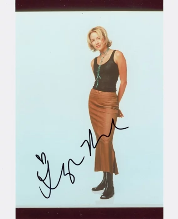 Traylor Howard autograph