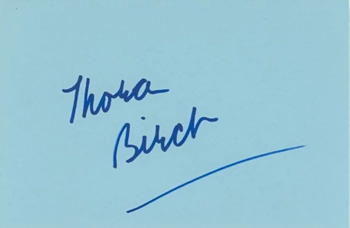 Thora Birch autograph