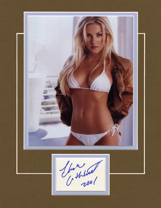Elisha Cuthbert autograph