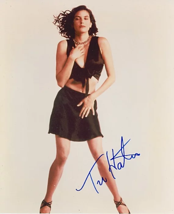 Teri Hatcher autograph