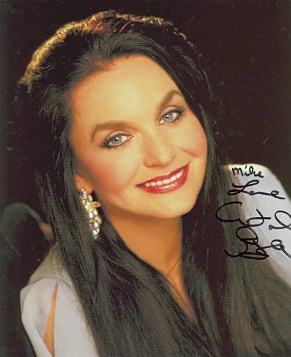 Crystal Gayle autograph