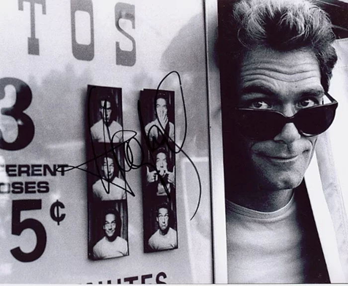 Huey Lewis autograph