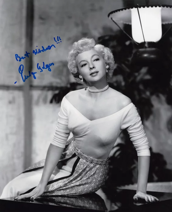 Evelyn Keyes autograph