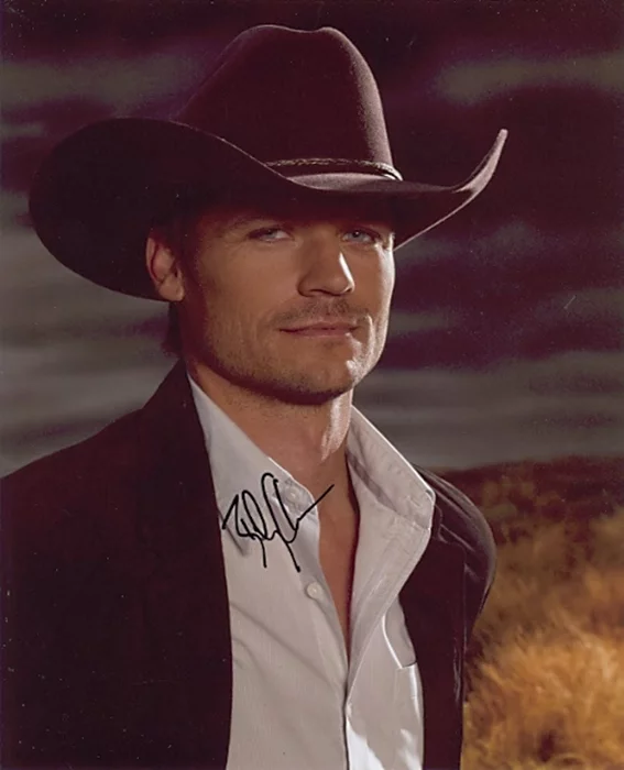 Bailey Chase autograph