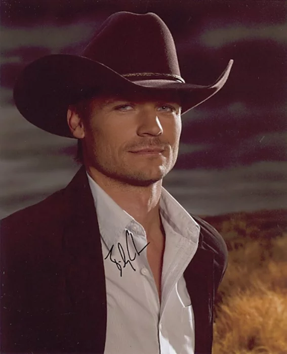 Bailey Chase autograph