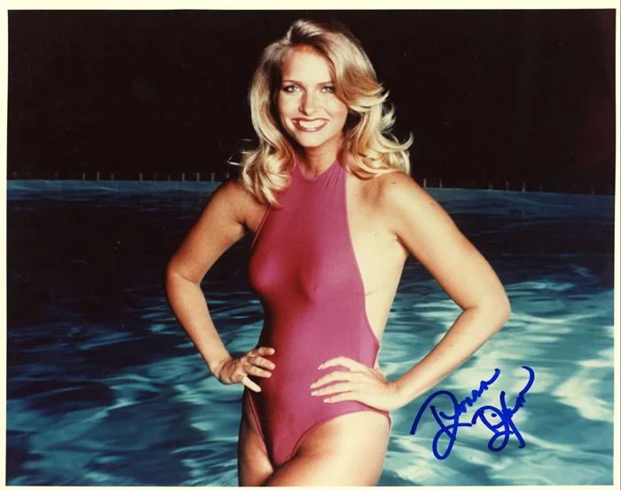 Donna Dixon autograph