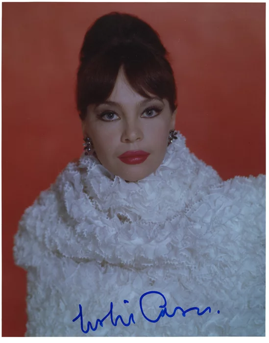 Leslie Caron autograph