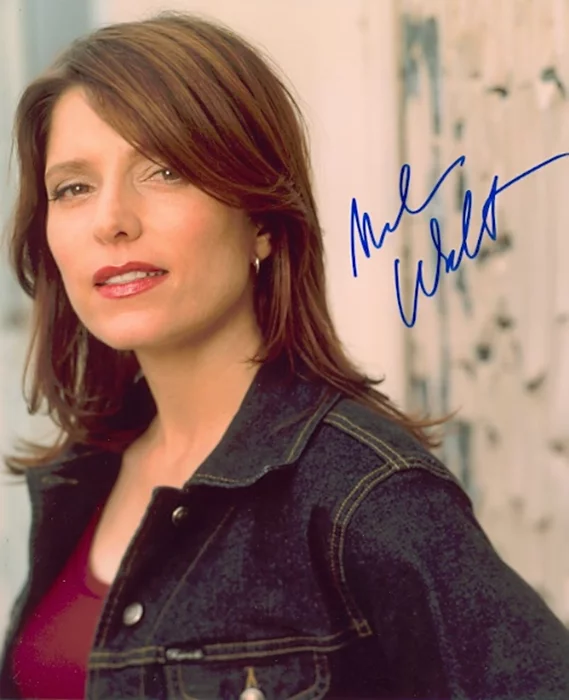 Melora Walters autograph