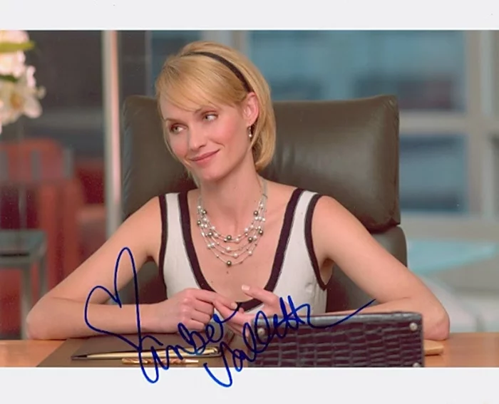 Amber Valletta autograph
