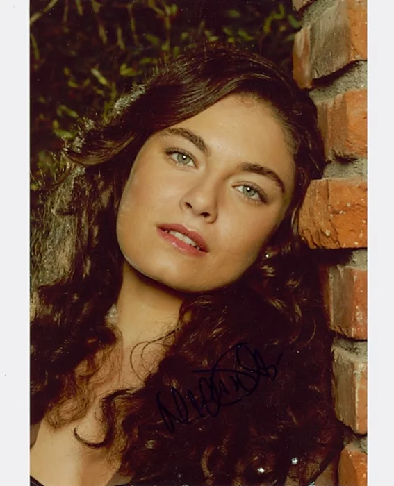 Alexa Davalos autograph