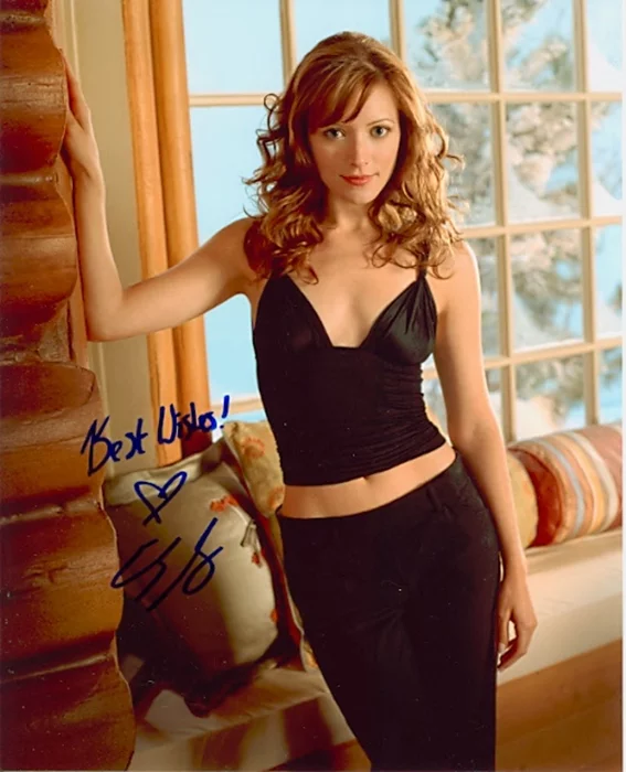 Elizabeth Bogush autograph