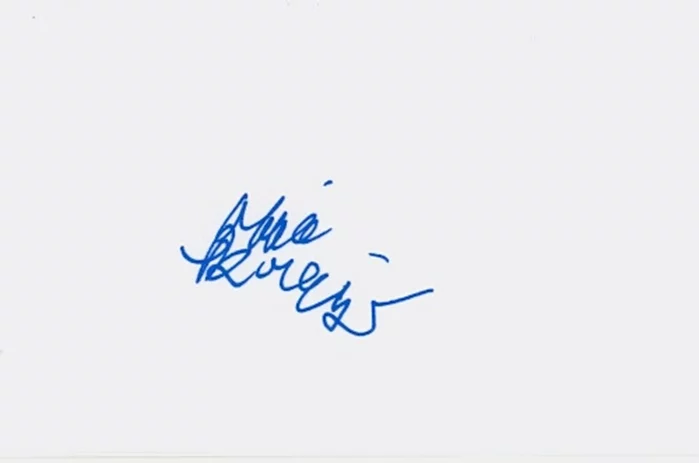 Abigail Breslin autograph