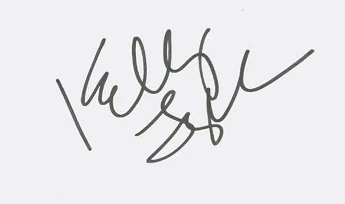 Kelly Lynch autograph