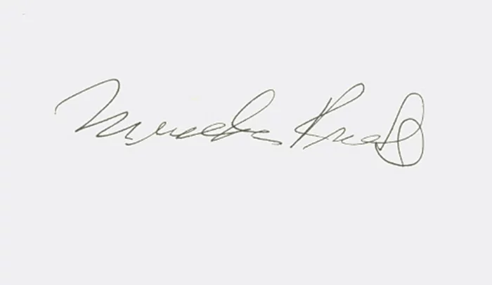 Mercedes Ruehl autograph