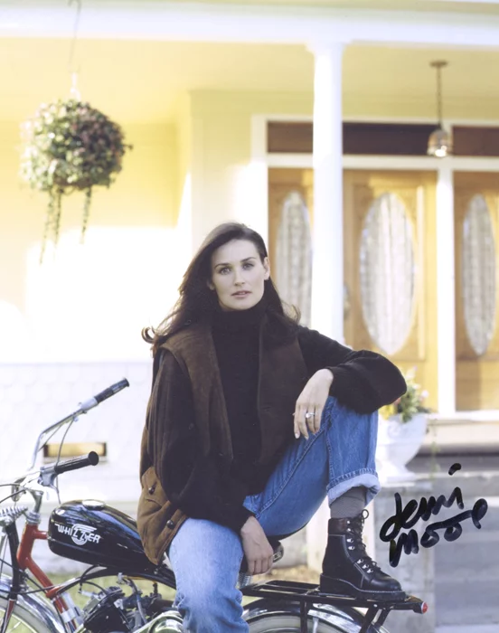 Demi Moore autograph