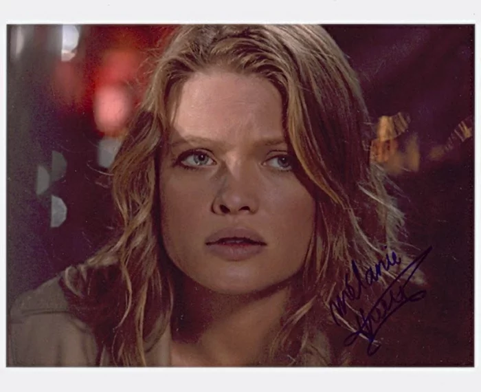 Melanie Thierry autograph