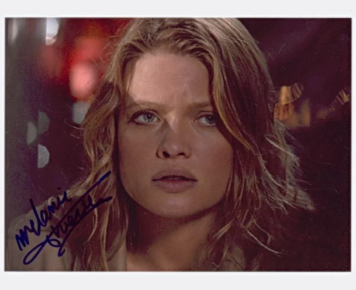 Melanie Thierry autograph