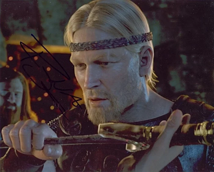 Ray Winstone autograph