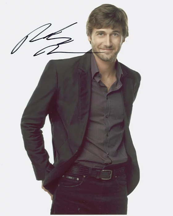Ryan Eggold autograph