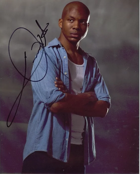 Leonard Roberts autograph