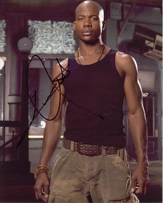 Leonard Roberts autograph
