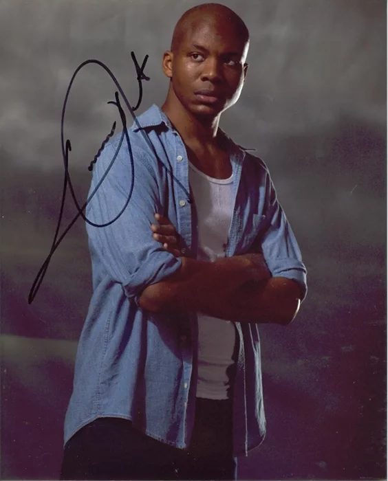 Leonard Roberts autograph