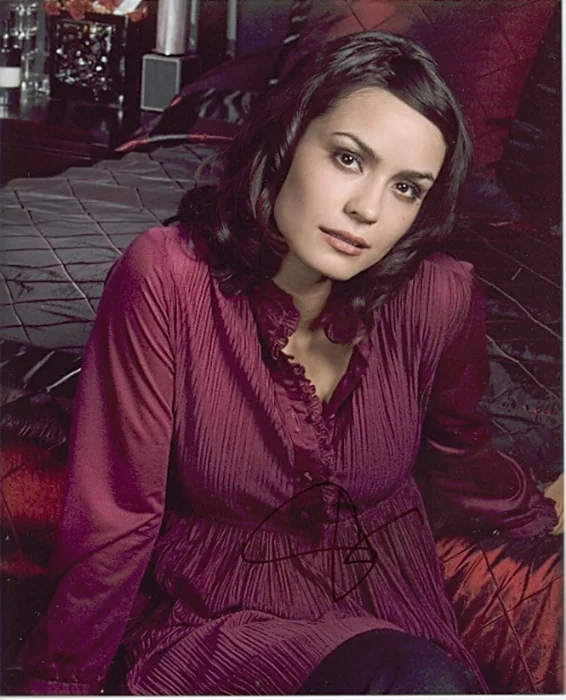Shannyn Sossamon autograph