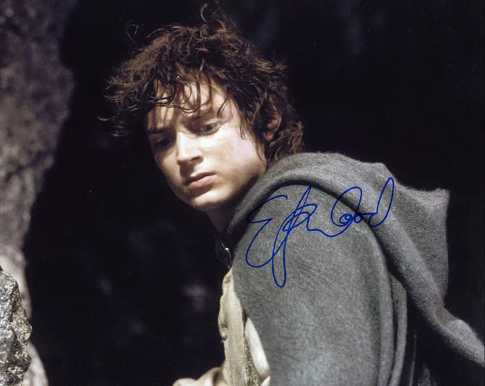 Elijah Wood autograph