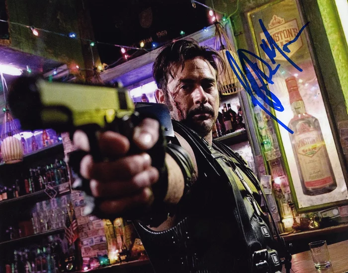 Jeffrey Dean Morgan autograph