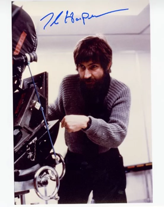 Tobe Hooper autograph