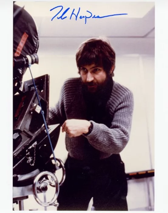 Tobe Hooper autograph