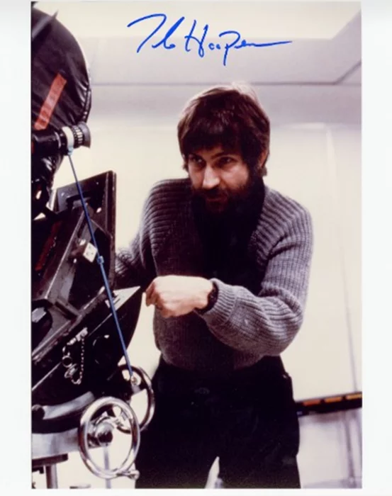 Tobe Hooper autograph