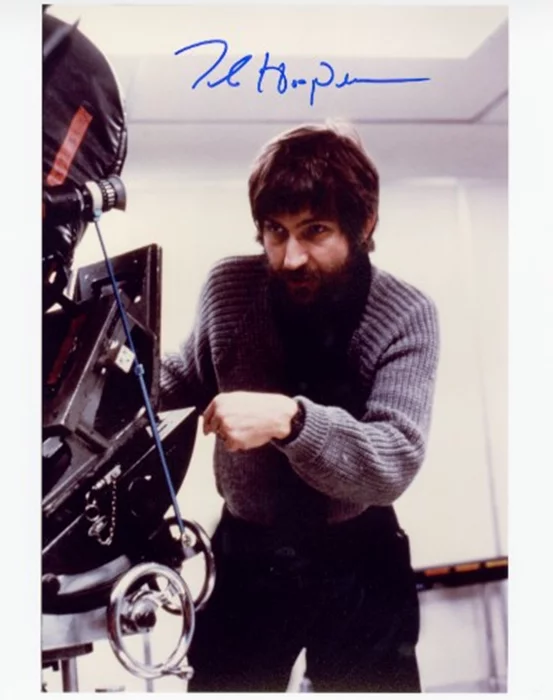 Tobe Hooper autograph