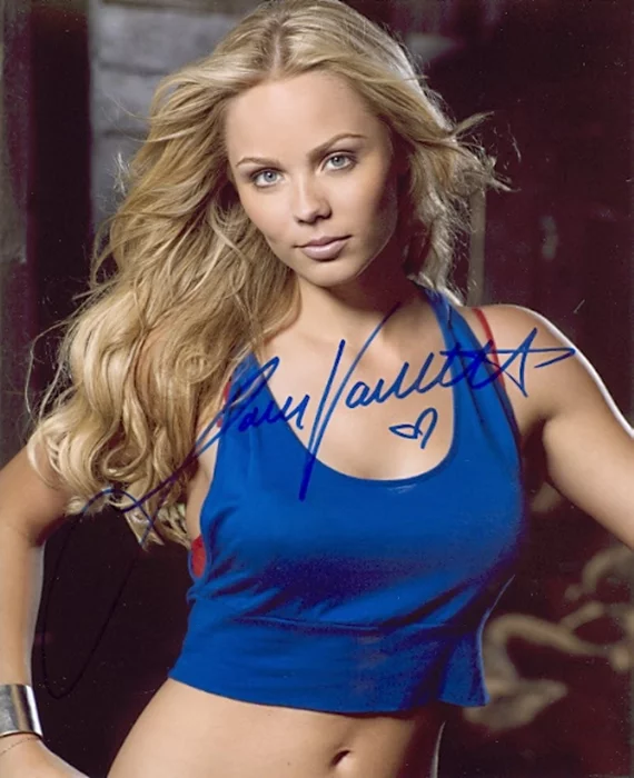 Laura Vandervoort autograph