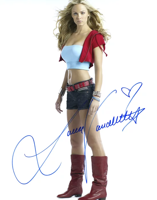 Laura Vandervoort autograph