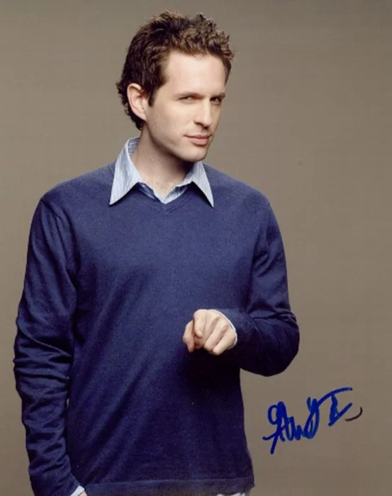 Glenn Howerton autograph